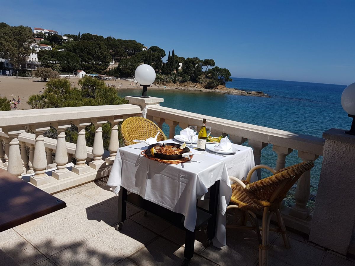 Photo du restaurant "La Terrasse" avec vue sur mer - Costa Brava Photo du restaurant "La Terrasse" avec vue sur mer - Costa Brava
